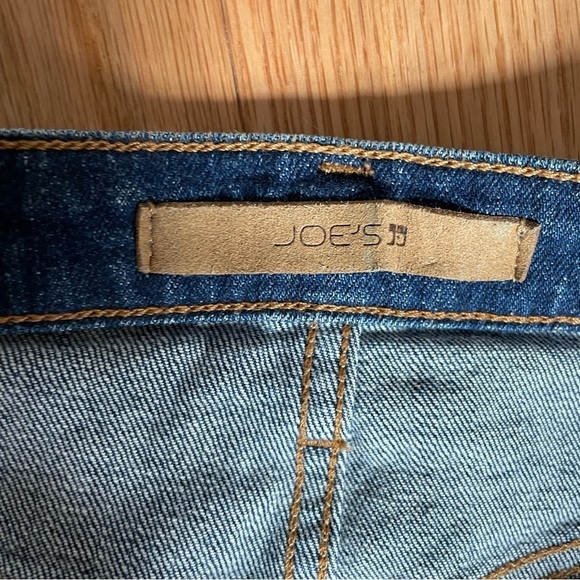 Joe’s Jeans Phoebe Wash Blue 3-Inch Cut Off Distressed Denim Shorts EUC Size 27 - Picture 7 of 10